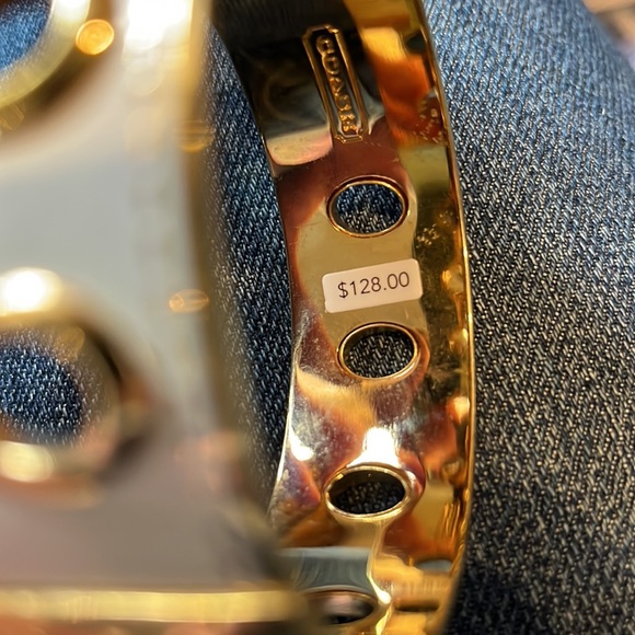 Coach bracelet bangle white & gold with oval perforations - Picture 3 of 9